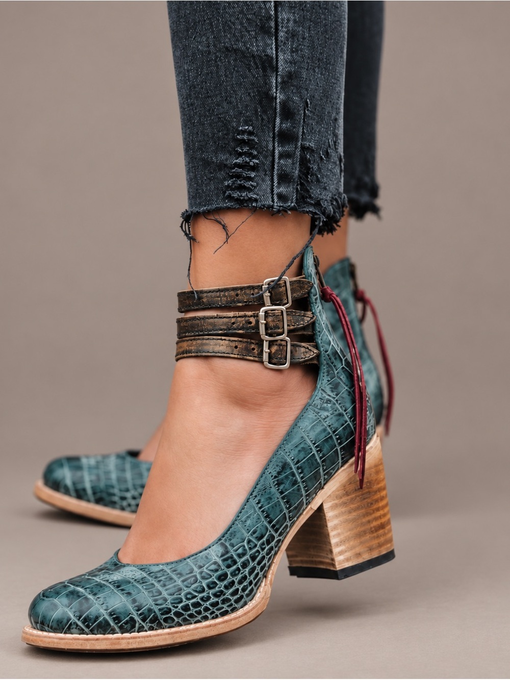 Freebird by Steven Randi Croc Embossed Leather Heels Teal Blue Size 7 BNWOT